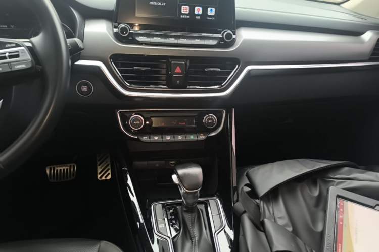 Used Kia Sportage R 2019 2.0L Automatic Smart Luxury Edition Audio And AC Panel