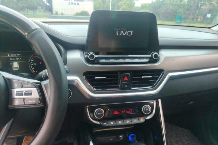 Used Kia Sportage R 2019 2.0L Automatic Smart Luxury Edition Audio And AC Panel