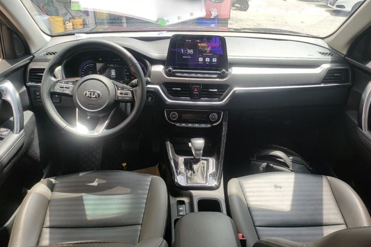 Used Kia Sportage R 2019 2.0L Automatic Smart Luxury Edition Center Console