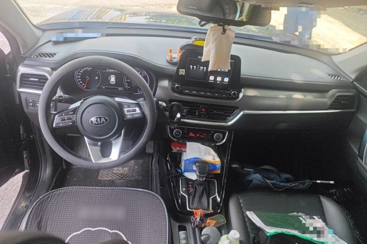 Used Kia Sportage R 2019 2.0L Automatic Smart Luxury Edition Center Console