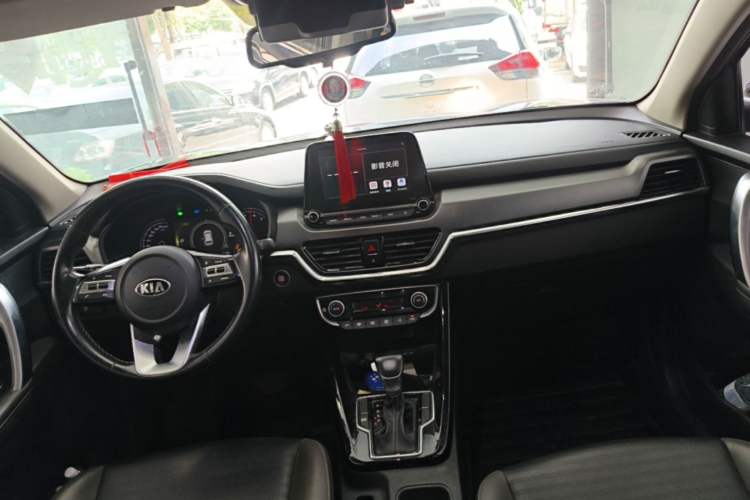 Used Kia Sportage R 2019 2.0L Automatic Smart Luxury Edition Center Console