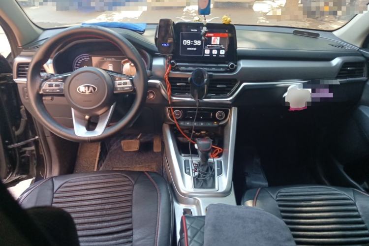 Used Kia Sportage R 2019 2.0L Automatic Smart Luxury Enhanced Edition Center Console