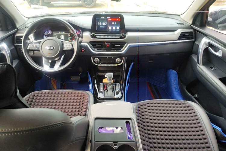 Used Kia Sportage R 2019 2.0L Automatic Smart Luxury Edition Center Console
