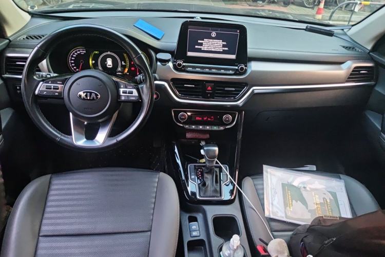 Used Kia Sportage R 2019 2.0L Automatic Smart Luxury Edition Center Console