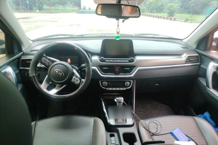 Used Kia Sportage R 2019 2.0L Automatic Smart Luxury Edition Center Console