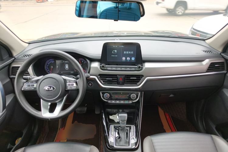 Used Kia Sportage R 2019 2.0L Automatic Smart Luxury Edition Center Console