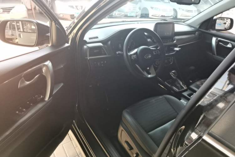 Used Kia Sportage R 2019 2.0L Automatic Smart Luxury Edition Driver Seat