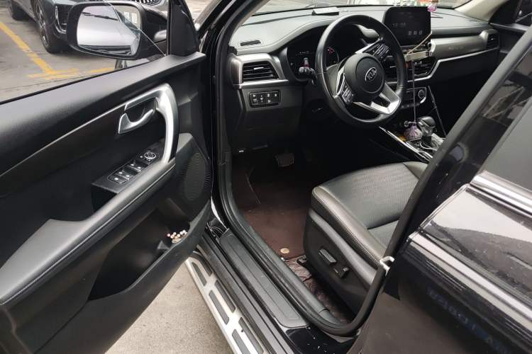 Used Kia Sportage R 2019 2.0L Automatic Smart Luxury Edition Driver Seat