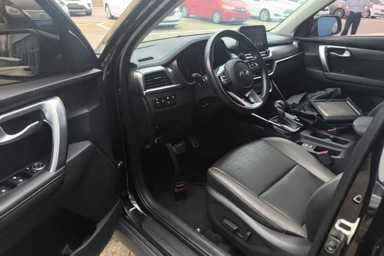 Used Kia Sportage R 2019 2.0L Automatic Smart Luxury Edition Driver Seat