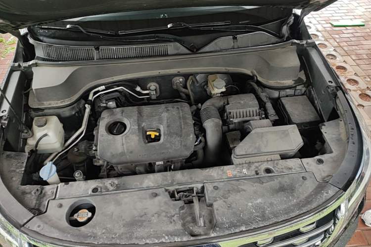 Used Kia Sportage R 2019 2.0L Automatic Smart Luxury Edition Engine Bay