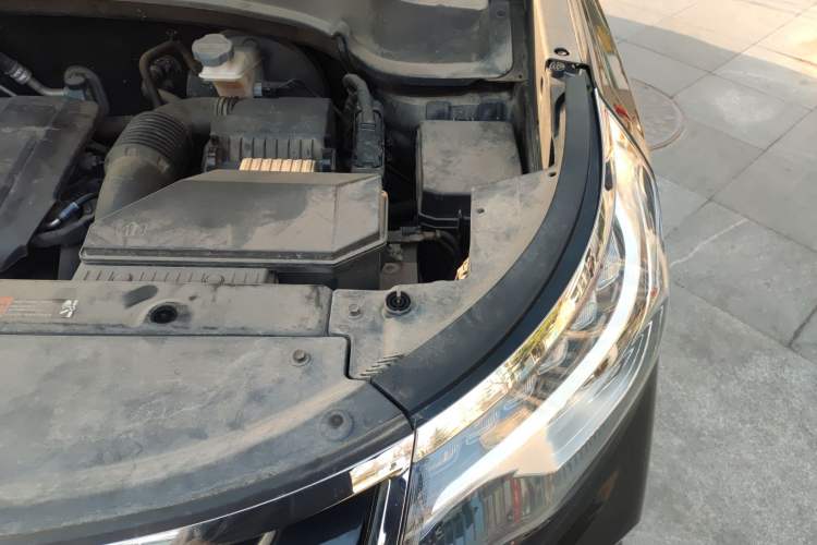 Used Kia Sportage R 2019 2.0L Automatic Smart Luxury Edition Engine Bay Left