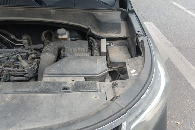 Used Kia Sportage R 2019 2.0L Automatic Smart Luxury Edition Engine Bay Left
