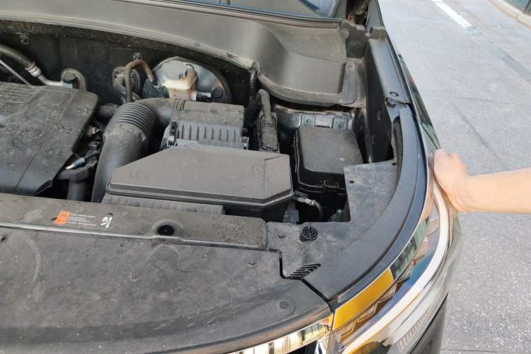 Used Kia Sportage R 2019 2.0L Automatic Smart Luxury Edition Engine Bay Left