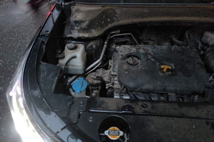 Used Kia Sportage R 2019 2.0L Automatic Smart Luxury Edition Engine Bay Right