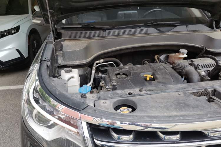 Used Kia Sportage R 2019 2.0L Automatic Smart Luxury Edition Engine Bay Right