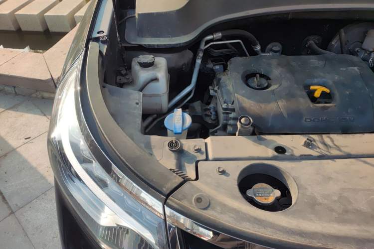 Used Kia Sportage R 2019 2.0L Automatic Smart Luxury Edition Engine Bay Right