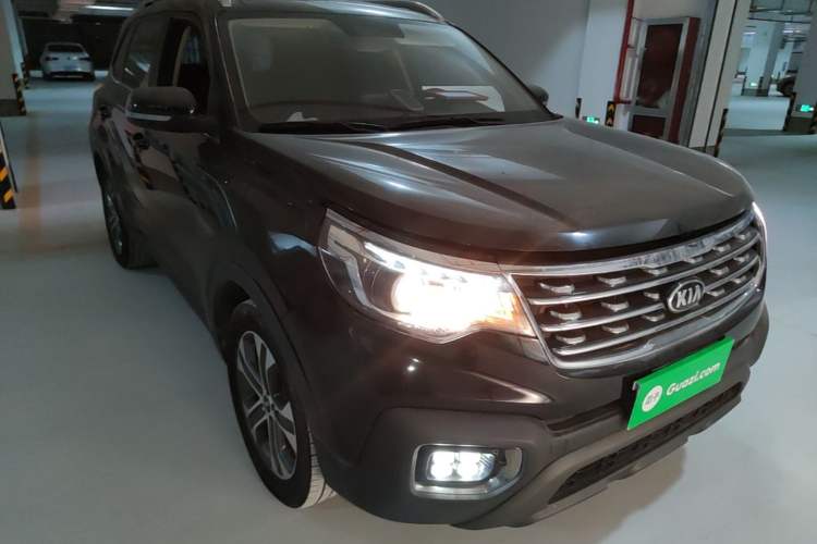 Used Kia Sportage R 2019 2.0L Automatic Smart Luxury Edition Front Right 45 Deg