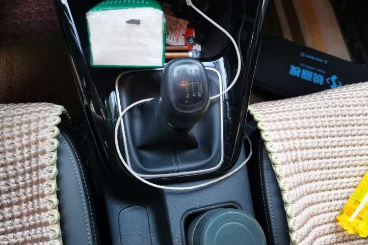 Used Kia Sportage R 2019 2.0L Manual Fashion Edition Gear Lever