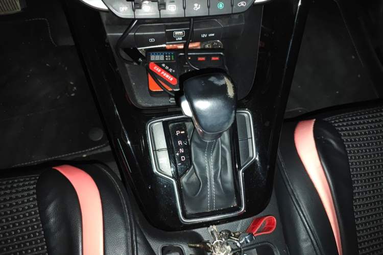 Used Kia Sportage R 2019 2.0L Automatic Smart Luxury Edition Gear Lever