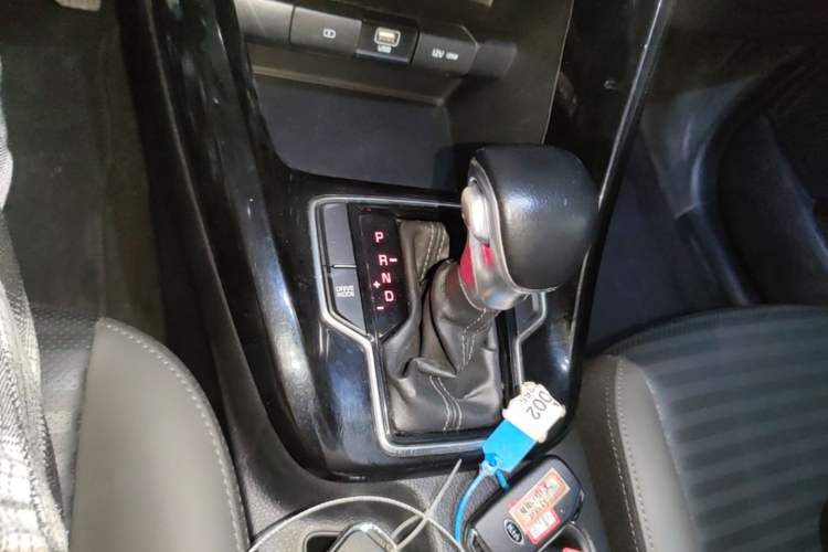 Used Kia Sportage R 2019 2.0L Automatic Smart Luxury Edition Gear Lever