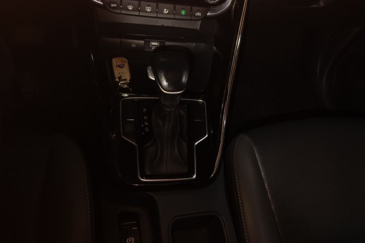 Used Kia Sportage R 2019 2.0L Automatic Smart Luxury Edition Gear Lever