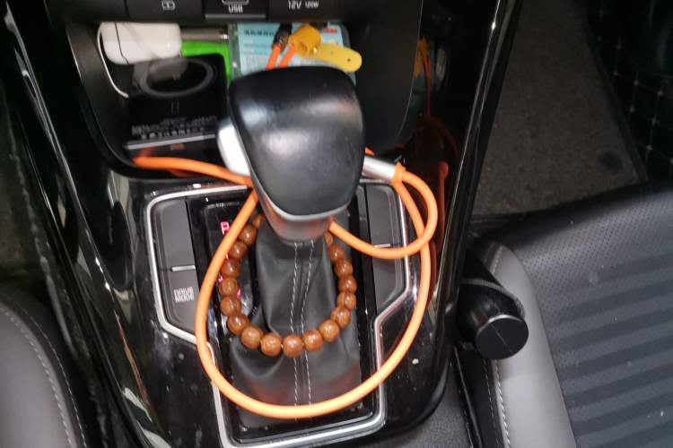 Used Kia Sportage R 2019 2.0L Automatic Smart Luxury Edition Gear Lever