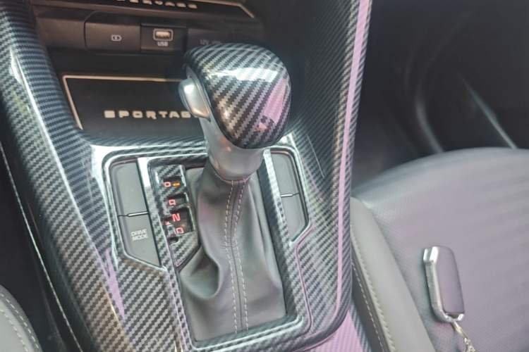 Used Kia Sportage R 2019 2.0L Automatic Smart Luxury Edition Gear Lever
