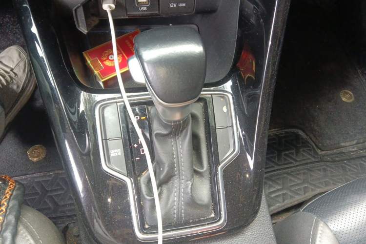 Used Kia Sportage R 2019 2.0L Automatic Smart Luxury Edition Gear Lever