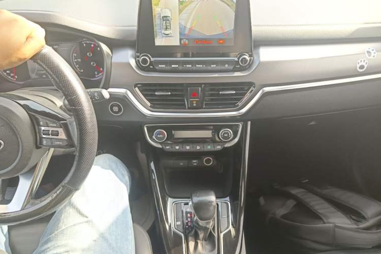 Used Kia Sportage R 2019 2.0L Automatic Smart Luxury Edition Gear Lever