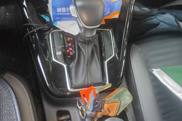 Used Kia Sportage R 2019 2.0L Automatic Smart Luxury Edition Gear Lever
