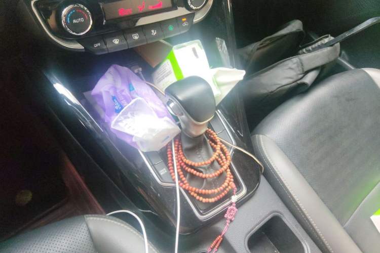 Used Kia Sportage R 2019 2.0L Automatic Smart Luxury Edition Gear Lever