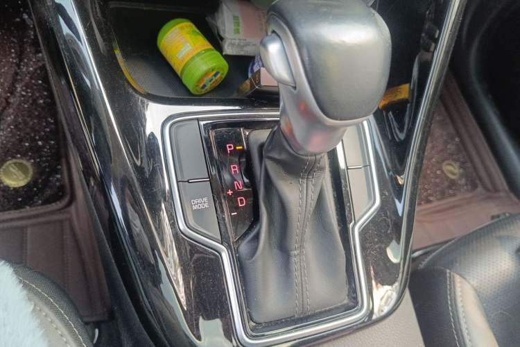Used Kia Sportage R 2019 2.0L Automatic Smart Luxury Edition Gear Lever