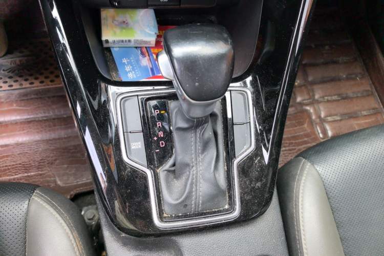 Used Kia Sportage R 2019 2.0L Automatic Smart Luxury Edition Gear Lever