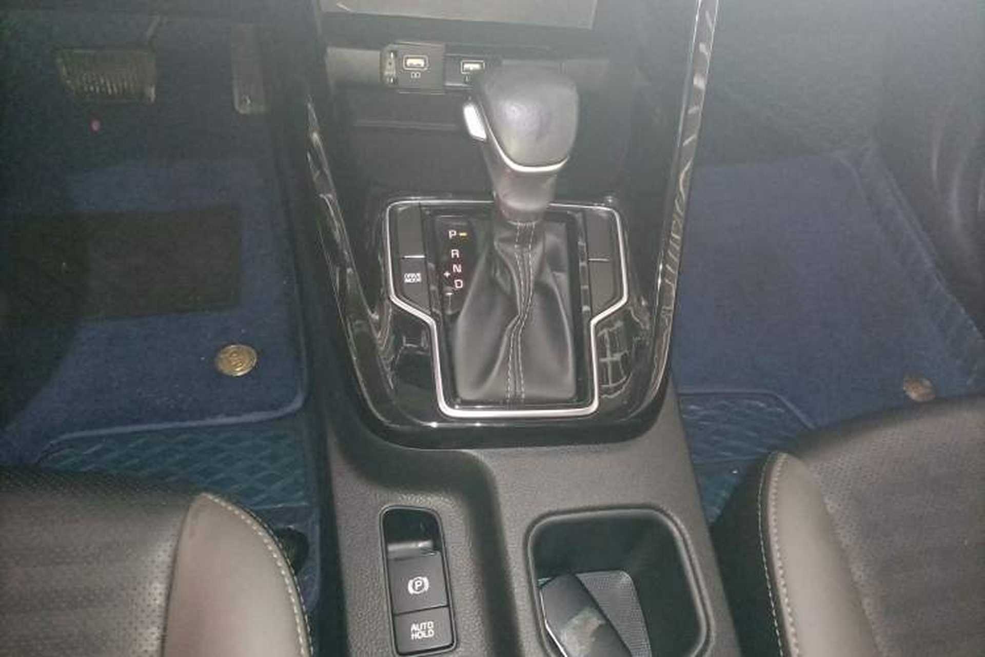 Used Kia Sportage R 2019 2.0L Automatic Smart Luxury Edition Gear Lever