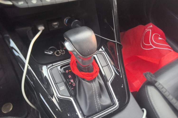 Used Kia Sportage R 2019 2.0L Automatic Smart Luxury Edition Gear Lever