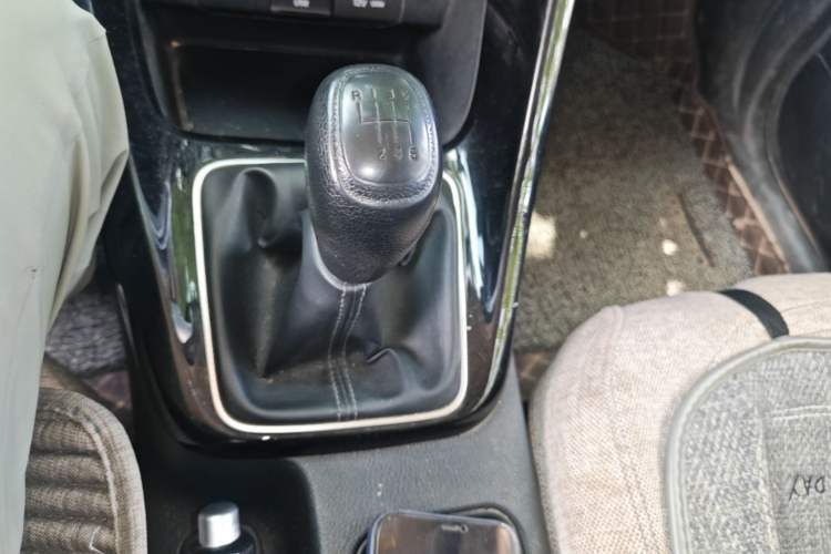 Used Kia Sportage R 2019 2.0L Manual Fashion Edition Gear Lever