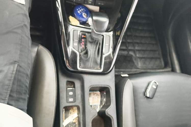 Used Kia Sportage R 2019 2.0L Automatic Smart Luxury Edition Gear Lever