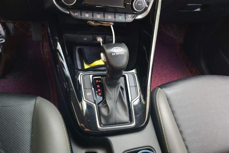 Used Kia Sportage R 2019 2.0L Automatic Smart Luxury Edition Gear Lever