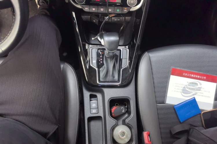 Used Kia Sportage R 2019 2.0L Automatic Smart Luxury Edition Gear Lever