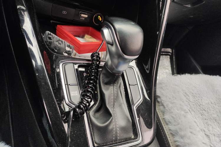 Used Kia Sportage R 2019 2.0L Automatic Smart Luxury Enhanced Edition Gear Lever
