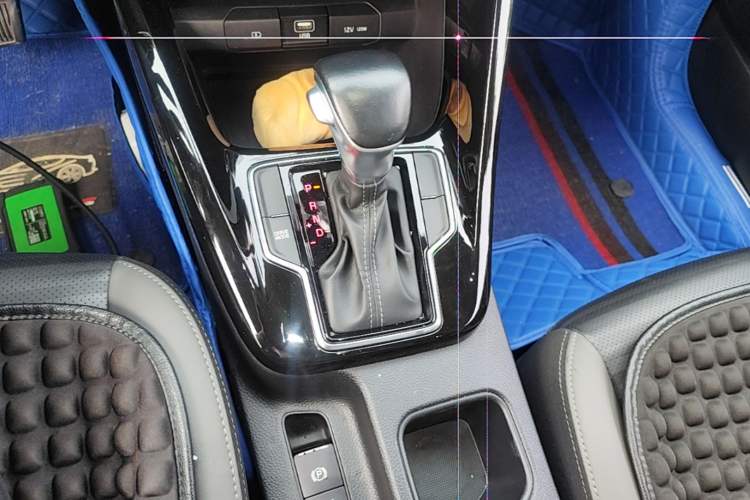 Used Kia Sportage R 2019 2.0L Automatic Smart Luxury Edition Gear Lever