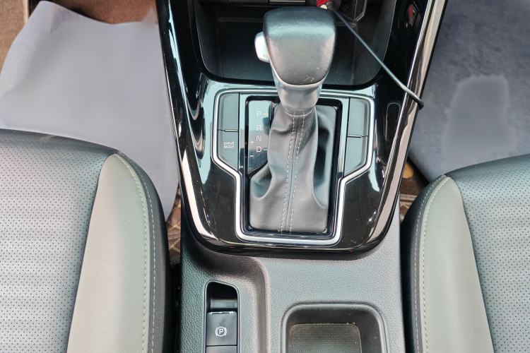 Used Kia Sportage R 2019 2.0L Automatic Smart Luxury Edition Gear Lever