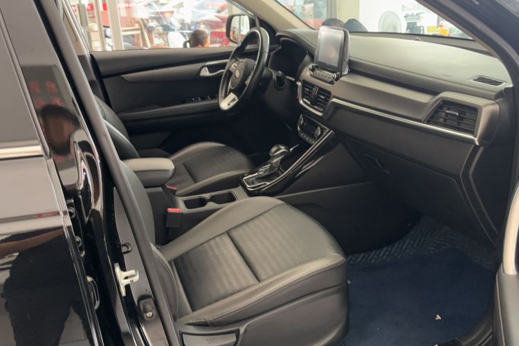 Used Kia Sportage R 2019 2.0L Automatic Smart Luxury Edition Interior 1