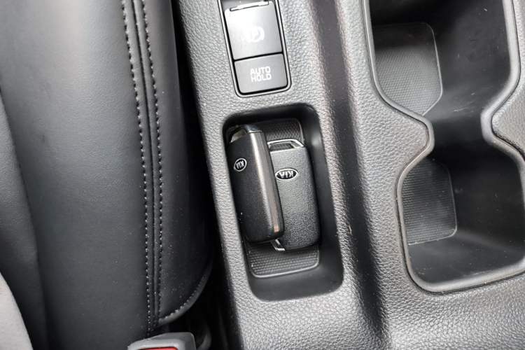 Used Kia Sportage R 2019 2.0L Automatic Smart Luxury Edition Interior 1