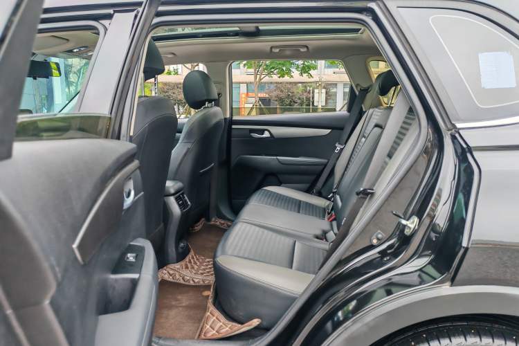 Used Kia Sportage R 2019 2.0L Automatic Smart Luxury Edition Interior 3