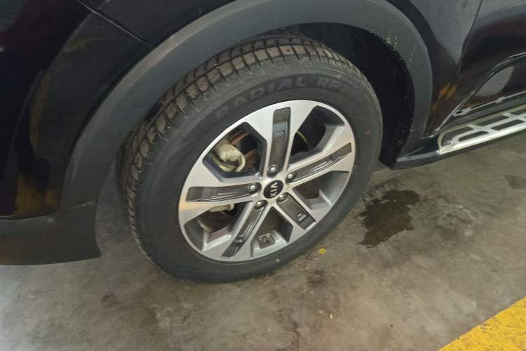 Used Kia Sportage R 2019 2.0L Automatic Smart Luxury Edition Left Front Wheel Hub