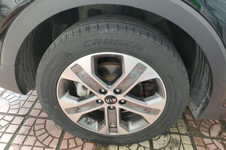 Used Kia Sportage R 2019 2.0L Automatic Smart Luxury Edition Left Front Wheel Hub