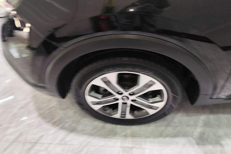 Used Kia Sportage R 2019 2.0L Automatic Smart Luxury Edition Left Front Wheel Hub