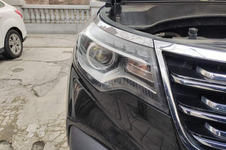 Used Kia Sportage R 2019 2.0L Automatic Smart Luxury Enhanced Edition Right Front Headlight