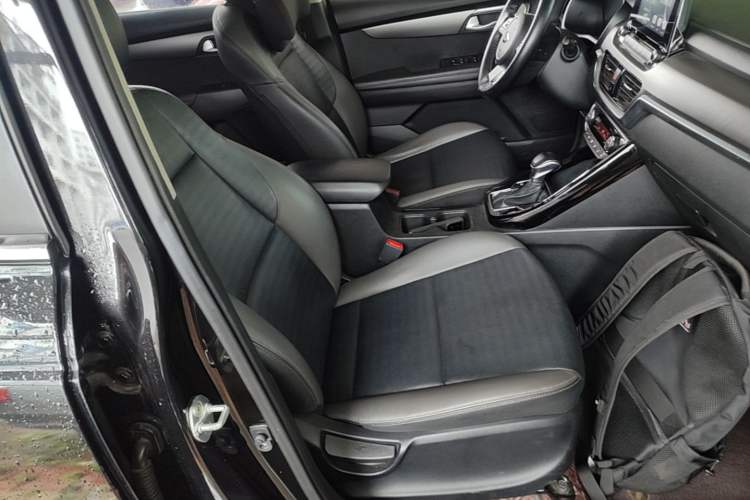 Used Kia Sportage R 2019 2.0L Automatic Smart Luxury Edition Right Front Seat